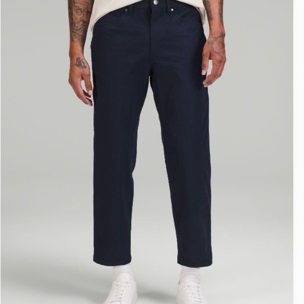 Lululemon’s Utilitech ABC Cropped Pant Relaxed Size 28 Navy